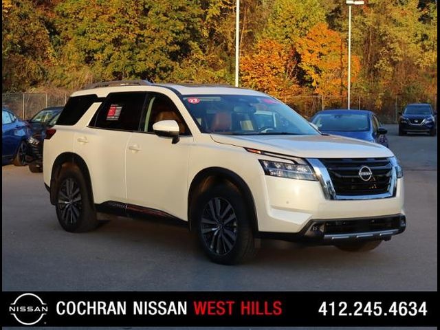 2022 Nissan Pathfinder Platinum