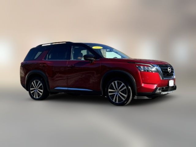 2022 Nissan Pathfinder Platinum