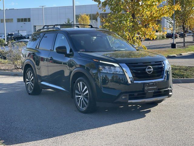 2022 Nissan Pathfinder Platinum