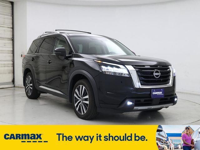 2022 Nissan Pathfinder Platinum