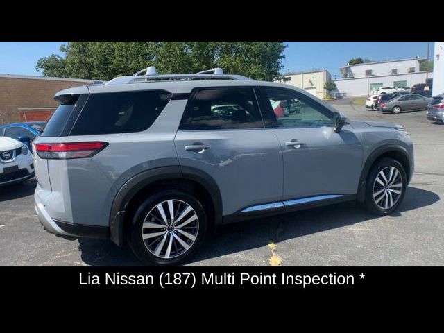 2022 Nissan Pathfinder Platinum