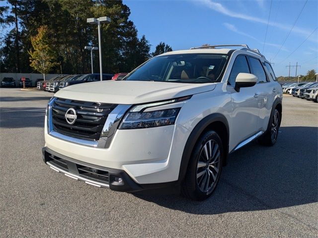 2022 Nissan Pathfinder Platinum