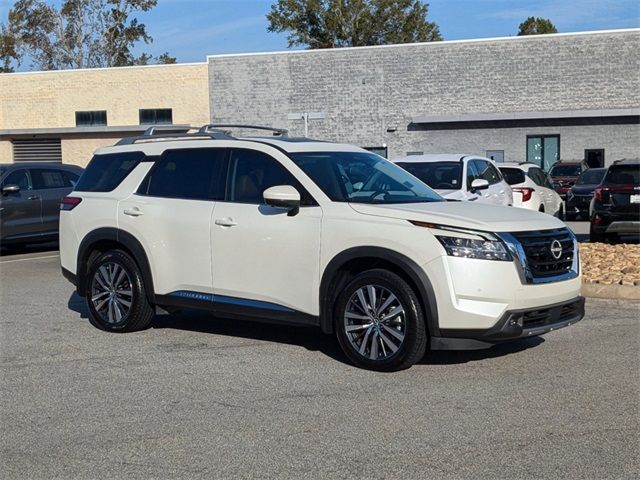 2022 Nissan Pathfinder Platinum