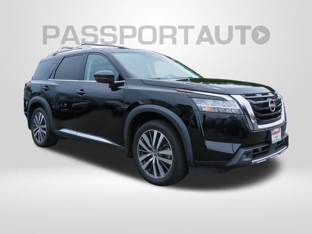 2022 Nissan Pathfinder Platinum