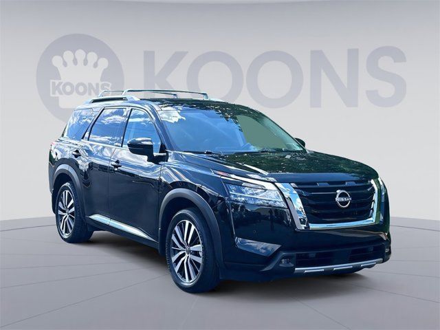 2022 Nissan Pathfinder Platinum