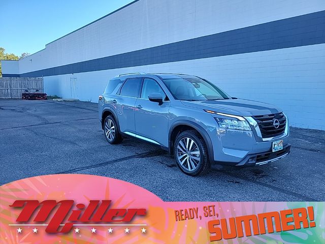 2022 Nissan Pathfinder Platinum