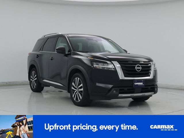 2022 Nissan Pathfinder Platinum