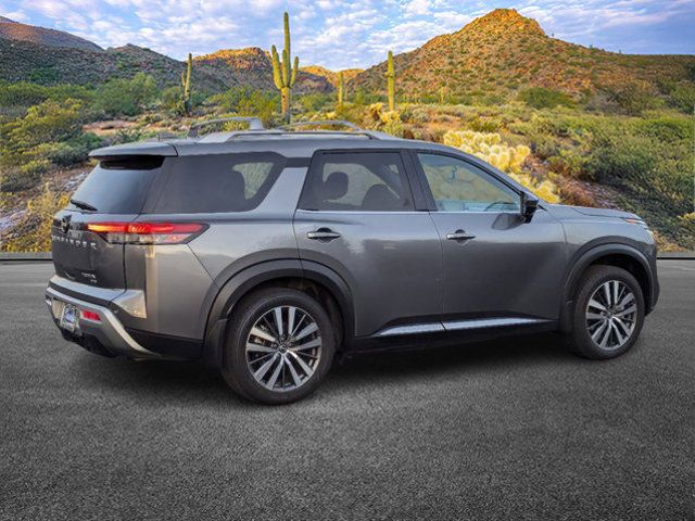 2022 Nissan Pathfinder Platinum