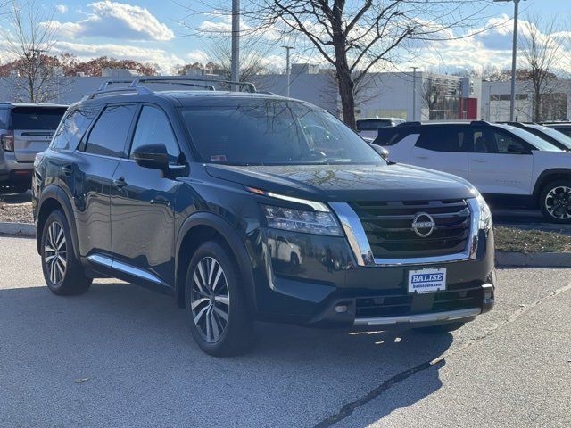 2022 Nissan Pathfinder Platinum