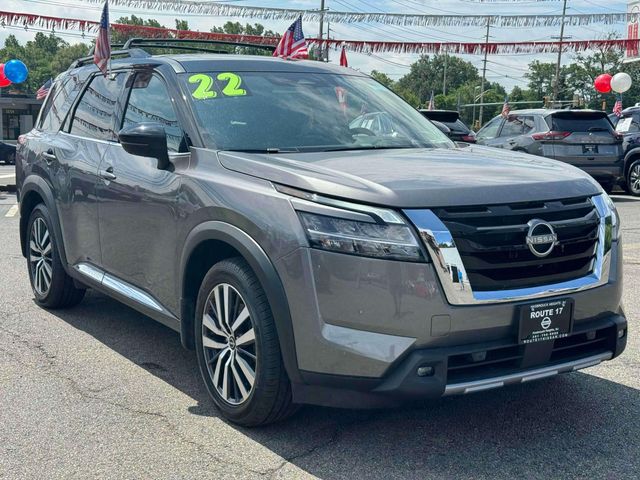 2022 Nissan Pathfinder Platinum