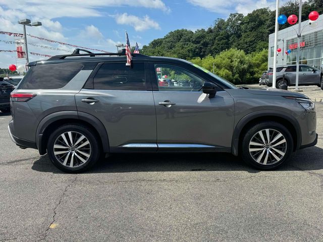 2022 Nissan Pathfinder Platinum