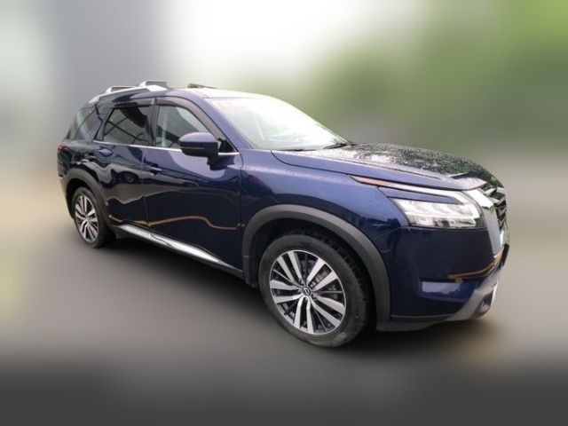2022 Nissan Pathfinder Platinum