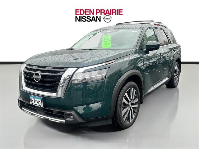 2022 Nissan Pathfinder Platinum