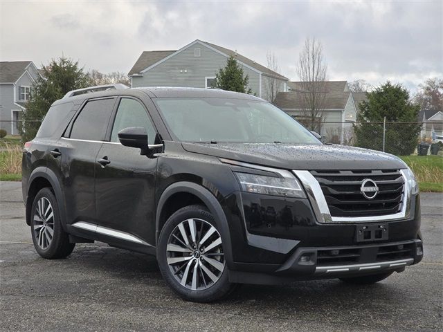 2022 Nissan Pathfinder Platinum