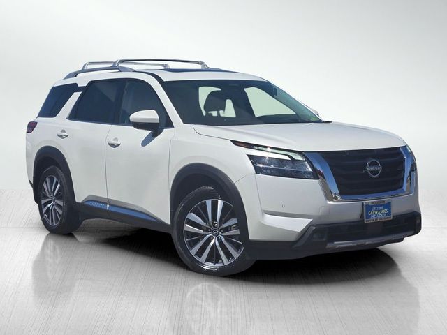 2022 Nissan Pathfinder Platinum
