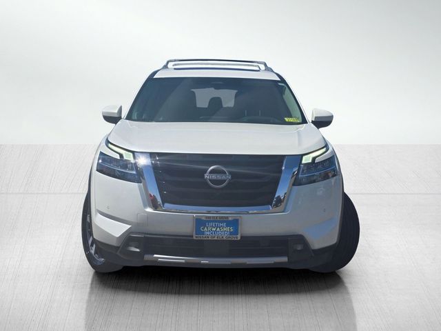 2022 Nissan Pathfinder Platinum