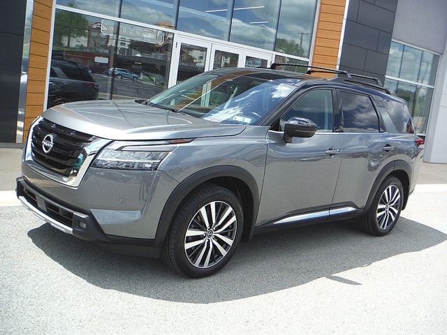 2022 Nissan Pathfinder Platinum
