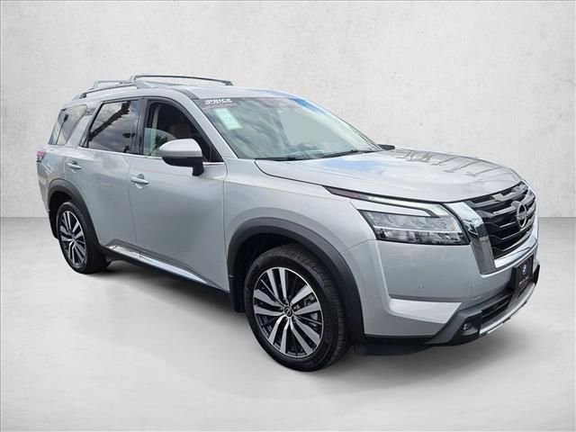2022 Nissan Pathfinder Platinum