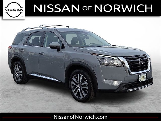 2022 Nissan Pathfinder Platinum