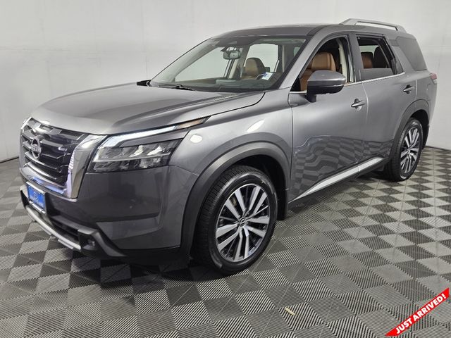 2022 Nissan Pathfinder Platinum