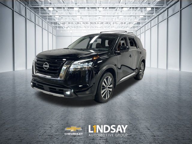 2022 Nissan Pathfinder Platinum