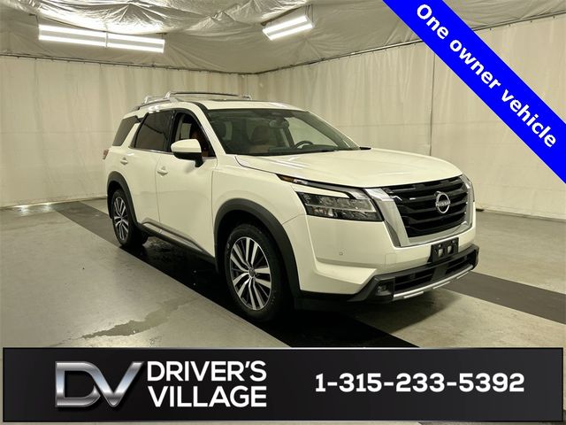 2022 Nissan Pathfinder Platinum