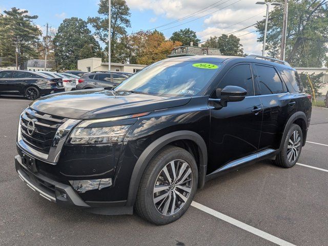 2022 Nissan Pathfinder Platinum