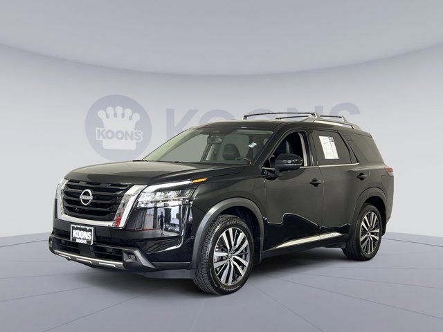 2022 Nissan Pathfinder Platinum