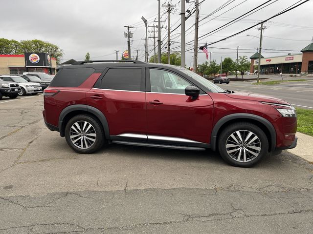 2022 Nissan Pathfinder Platinum