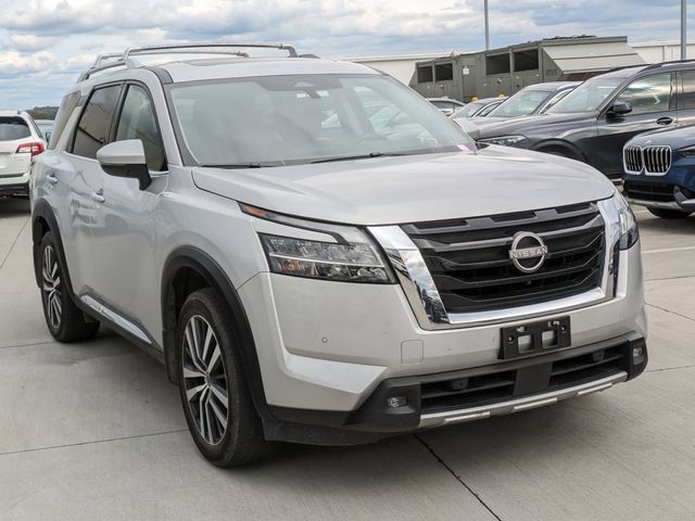 2022 Nissan Pathfinder Platinum