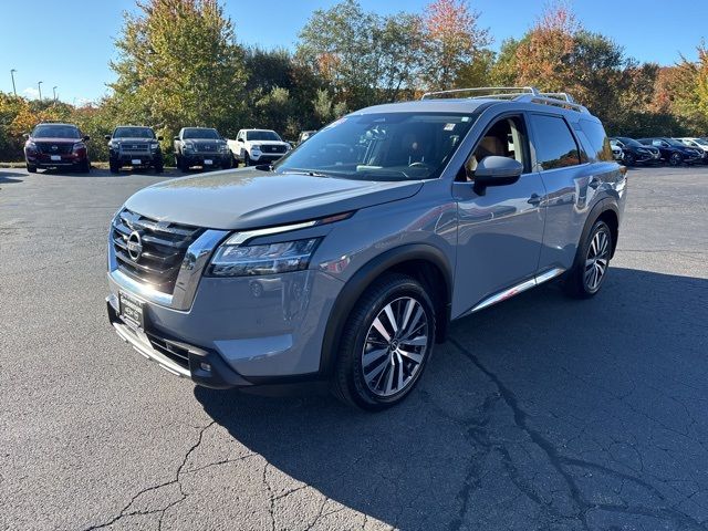 2022 Nissan Pathfinder Platinum