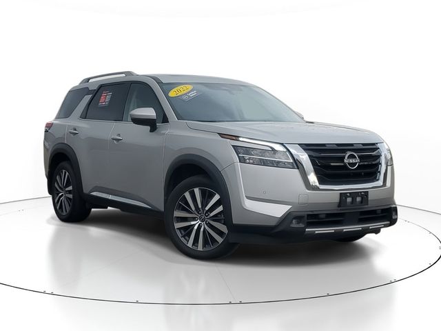 2022 Nissan Pathfinder Platinum