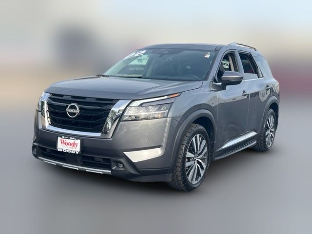 2022 Nissan Pathfinder Platinum