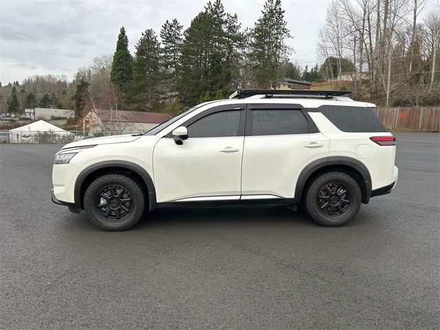 2022 Nissan Pathfinder Platinum