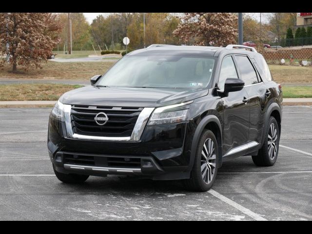 2022 Nissan Pathfinder Platinum