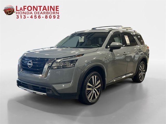 2022 Nissan Pathfinder Platinum