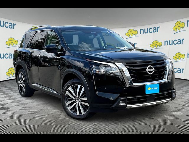 2022 Nissan Pathfinder Platinum