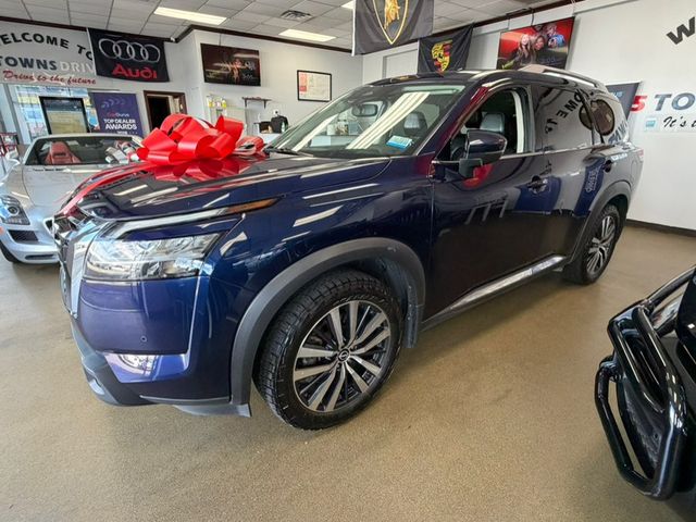 2022 Nissan Pathfinder Platinum