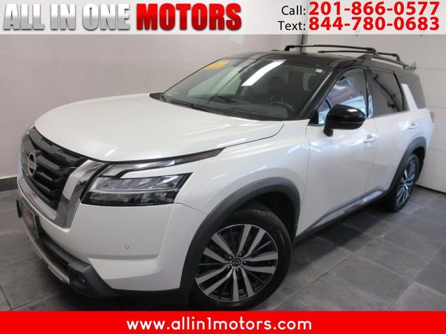 2022 Nissan Pathfinder Platinum