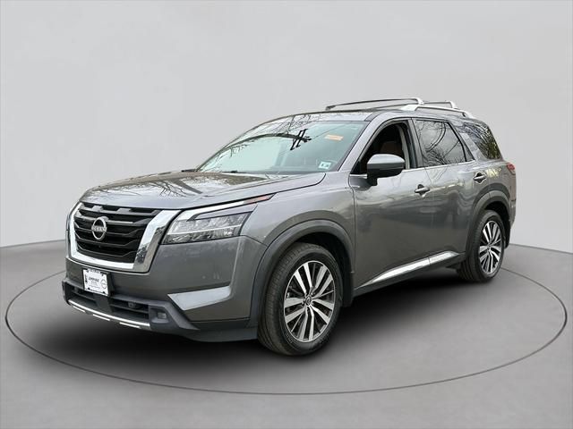 2022 Nissan Pathfinder Platinum