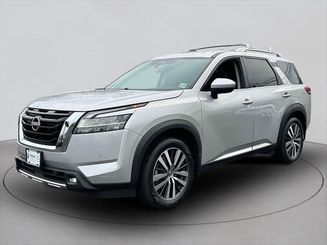 2022 Nissan Pathfinder Platinum