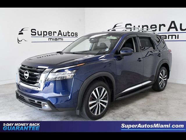 2022 Nissan Pathfinder Platinum