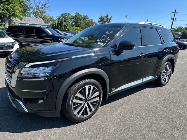 2022 Nissan Pathfinder Platinum