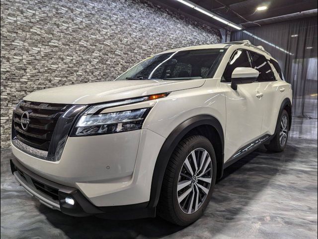 2022 Nissan Pathfinder Platinum