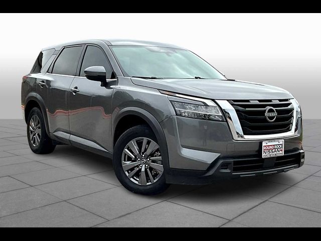 2022 Nissan Pathfinder S