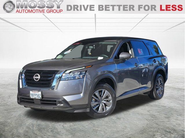 2022 Nissan Pathfinder S