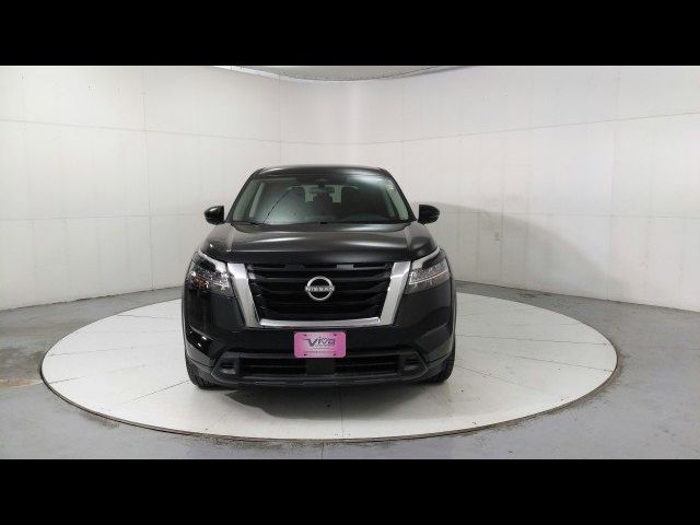 2022 Nissan Pathfinder S