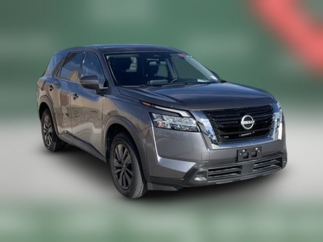 2022 Nissan Pathfinder S