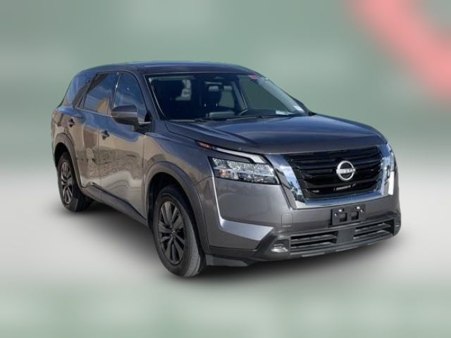 2022 Nissan Pathfinder S