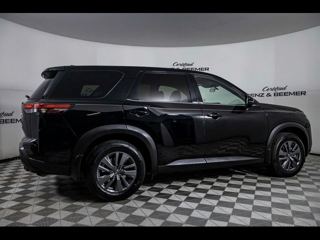 2022 Nissan Pathfinder S